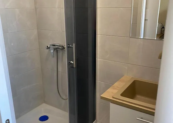 Goscinne Damian Waleryszak דירה *